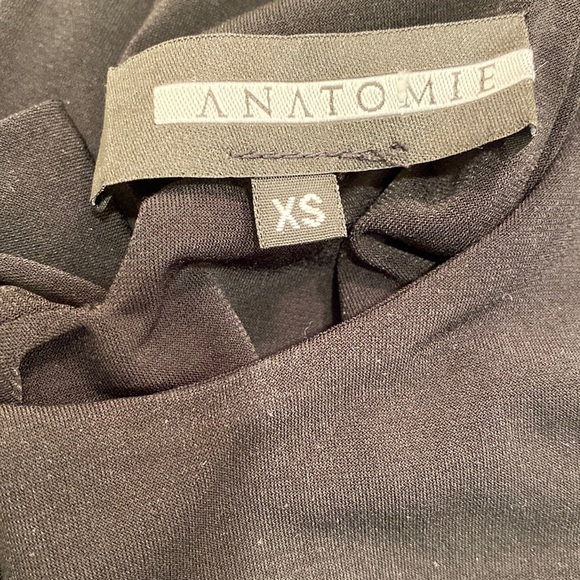 Anatomie Cami Wrinkle-free Travel Tank in Black - Picture 7 of 8